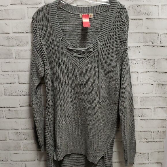 Ruff hewn sweater  - Picture 1 of 3